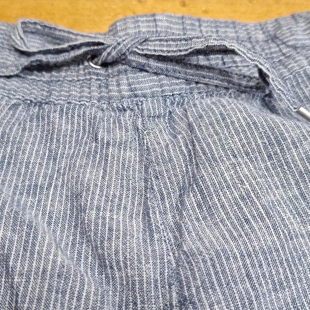 H & M Linen Blend Striped Shorts Chambray Women's Blue Sz 8 3.5